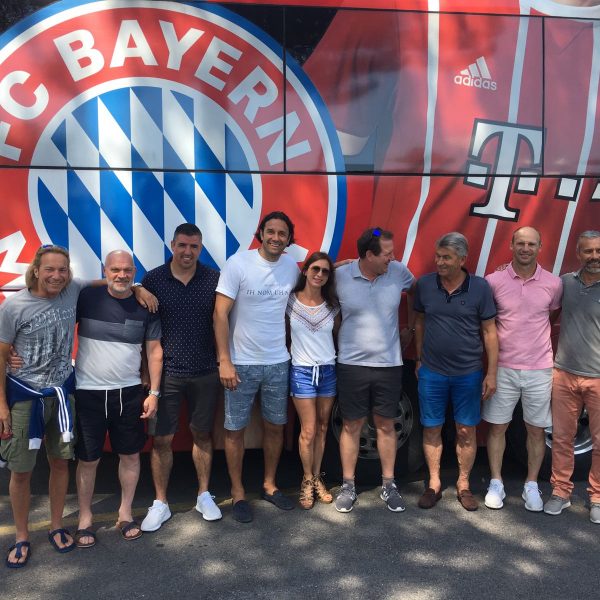 FC Bayern Legends-Team mit u.a. Roy Makaay, Luca Toni, Klaus Augenthaler